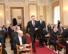 Podpis smlouvy mezi církví a státem