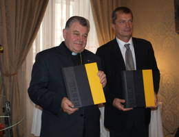 Vydání tříkilové cyrilometodějské bible