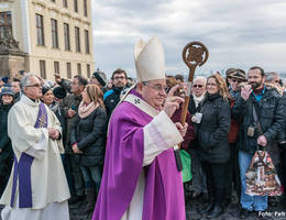 Slavnostní otevření Svaté brány ve svatovítské katedrále